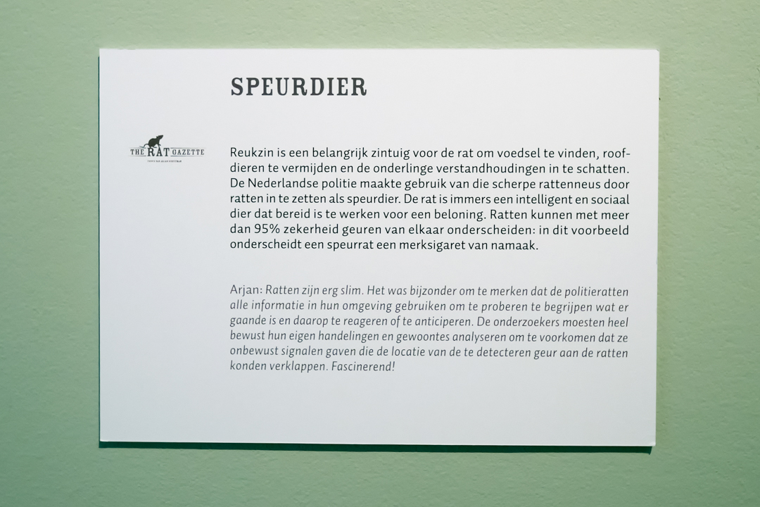 Tentoonstellingbord speurdier